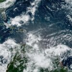 Dos avanza por el sur del Caribe y pasará cerca de Venezuela y Colombia
