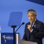 El Parlamento de Ecuador convoca a una sesión para debatir la destitución del presidente