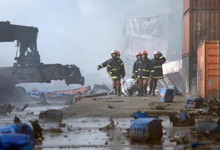 El incendio en un depósito en Bangladesh deja 49 muertos y más de 200 heridos