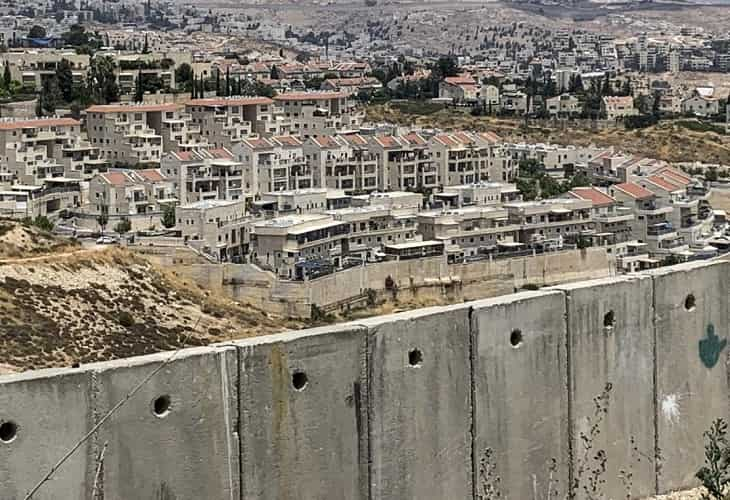 El muro de Jerusalén que hace 20 años encierra a miles de palestinos