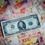 El precio del dólar en Argentina bate un nuevo récord en la plaza informal