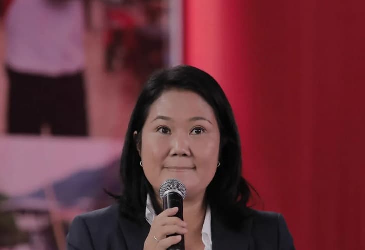 Keiko Fujimori seguirá siendo investigada en libertad, determina un tribunal