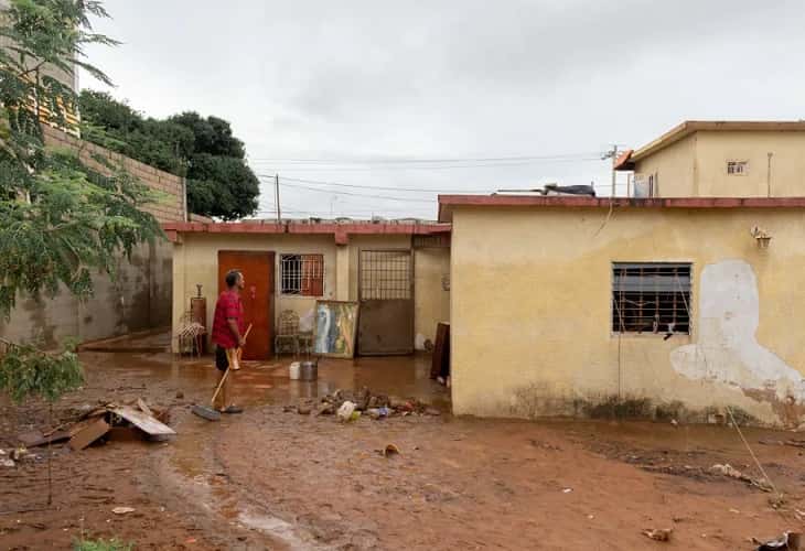 Las lluvias afectan vialidad y a decenas de familias en regiones de Venezuela