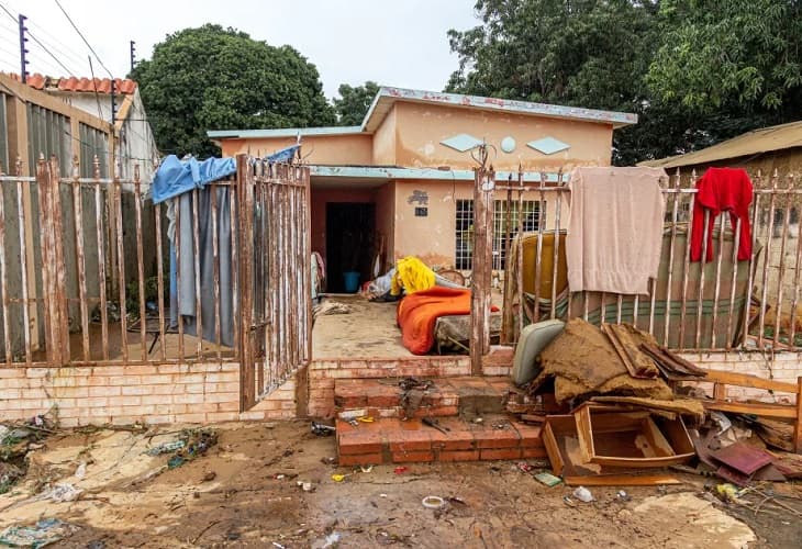 Lluvias y vientos huracanados causan daños en una zona del oeste venezolano