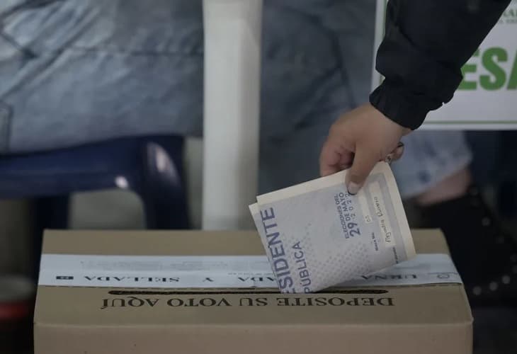 Los colombianos en el exterior comienzan a votar para elecciones