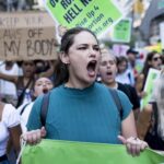 Nueva York levanta su voz con rabia contra el fin del derecho al aborto en EE.UU.
