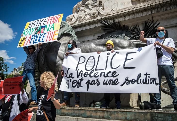 Protesta en París contra la violencia policial en vispera de las legislativas
