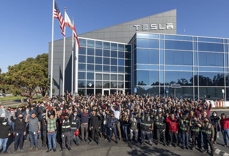 Tesla despide 200 trabajadores tras anunciar la reducción de su plantilla