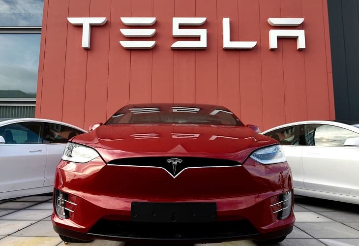 Tesla pierde valor ante el posible despido de un 10 % de su fuerza laboral
