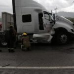 Tráiler embiste a ocho vehículos en el sur de México y causa heridos