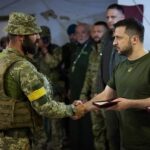 Zelenski visita el frente sur de la guerra en Mykolaiv