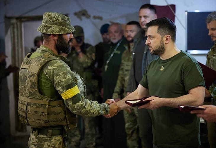 Zelenski visita el frente sur de la guerra en Mykolaiv