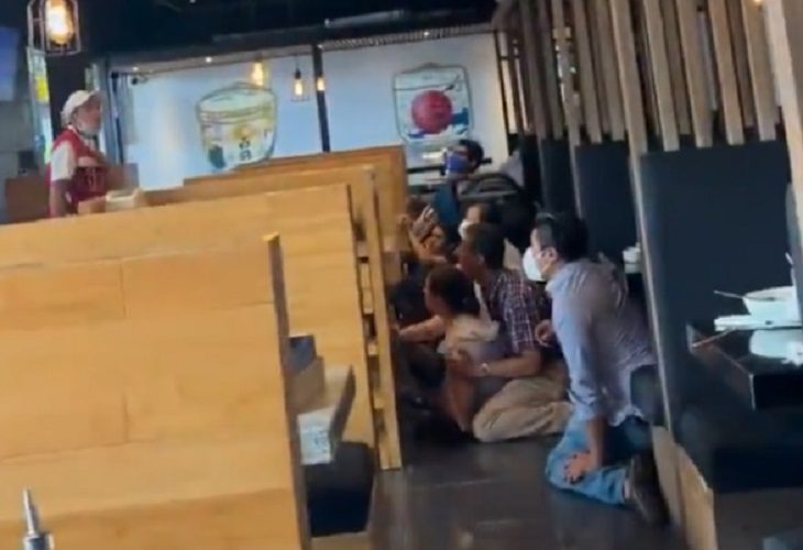 Terror en el Plaza Fórum por disparos ante robo de ropa en una tienda