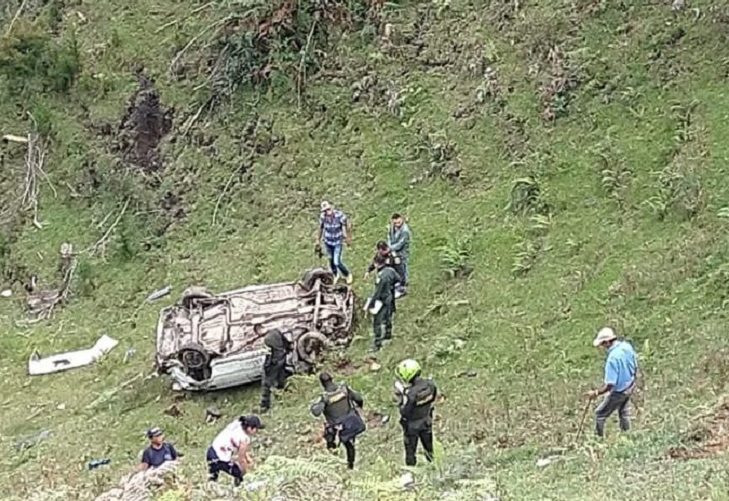 Muere una persona en carro que rodó por un abismo en Las Yeguas, en Abejorral