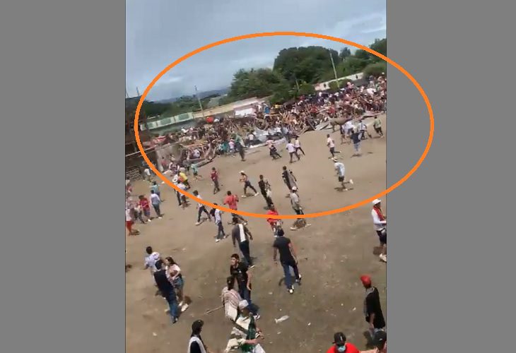 Dos muertos y más de 60 heridos en El Espinal tras caída de palcos en las ferias - El Espinal: videos que muestran cómo se cayó la plaza de toros
