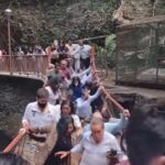 Cae puente colgante en Cuernavaca: captan dudosa acción segundos antes del siniestro