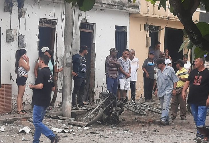 Delincuentes estallan una moto bomba en parque de Corinto, Cauca