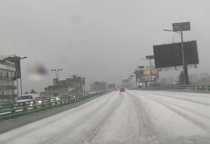 Fuerte granizada en la CDMX deja blanqueadas calles de varios sectores