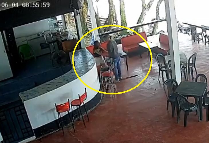 Policía llegó al bar donde trabajaba su ex en Puerto Caicedo y la mató, luego se suicidó