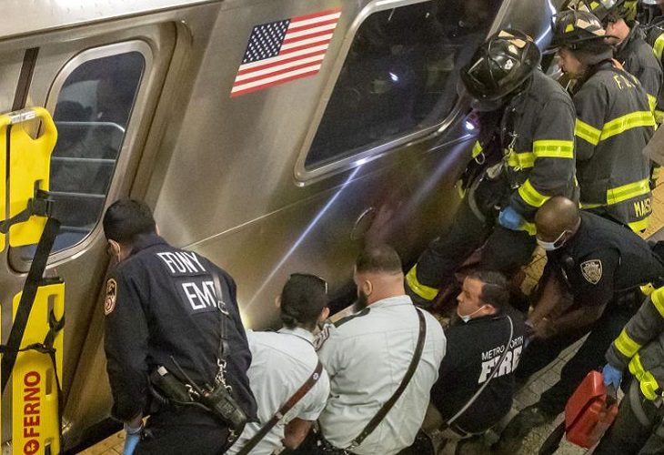 Mujer muerta en vía del metro de Nueva York el 28 de junio
