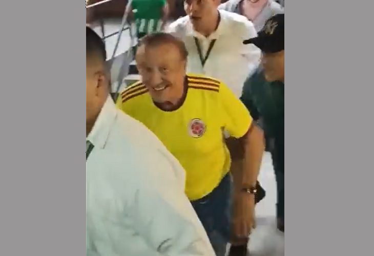 Rodolfo Hernández llegó al Atanasio para ver el Nacional vs Bucaramanga