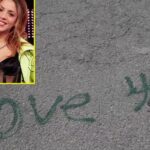 "Listo para casarme contigo", dejan letreros frente a casa de Shakira en Barcelona
