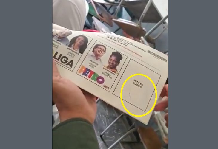 ¿El Tarjetón que esté rayado o con puntos es válido?