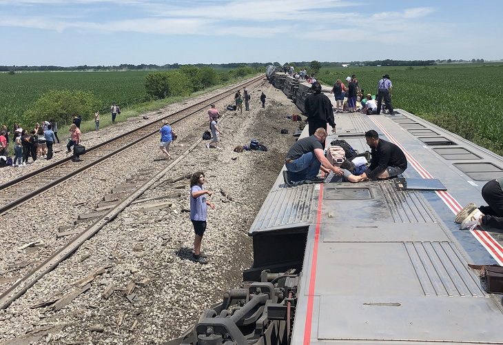 Tren de Amtrak se descarriló en Missouri: tres pasajeros murieron