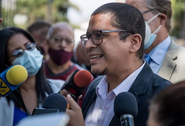 A las elecciones de 2024 debe ir un único candidato opositor, insiste exchavista Evans