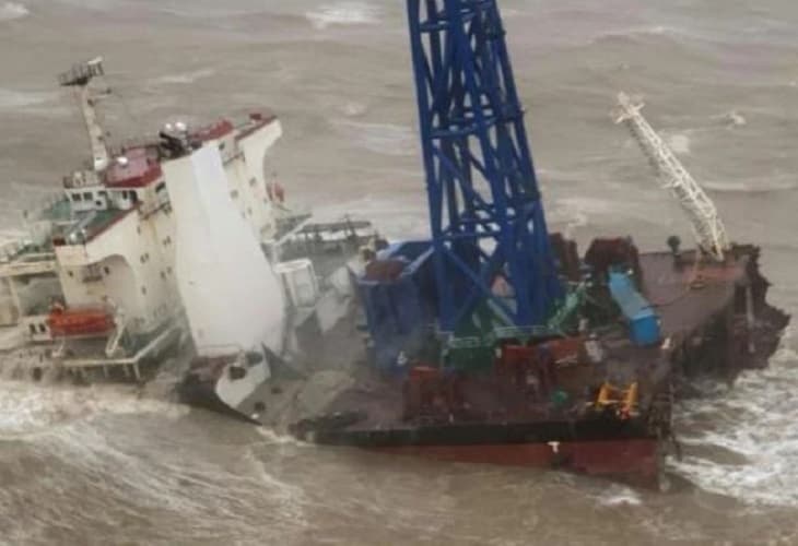 Al menos 27 desaparecidos tras hundirse buque grúa por tifón en sur de China