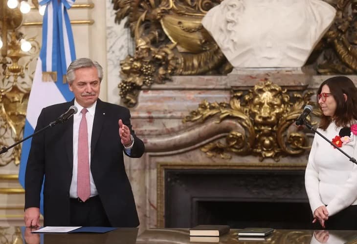 Argentina suspende las contrataciones en la Administración pública