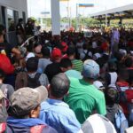 Caravana migrante parte del sur de México con temor tras tragedia en Texas