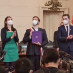 Chile recibe la propuesta constitucional y se prepara para un histórico plebiscito