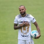 Dani Alves recibe visa de trabajo y está listo para debutar con los Pumas