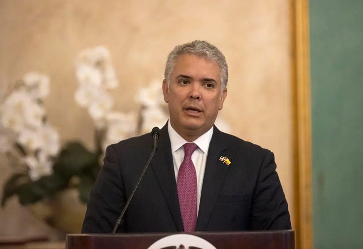 Duque pide señales de confianza tras la subida del dólar a más de 4.500 pesos