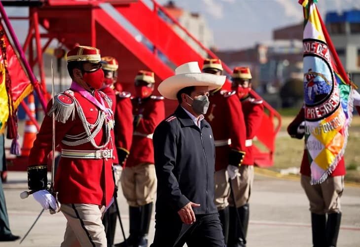 El Congreso de Perú aprobó un informe que recomienda acusar al presidente Castillo