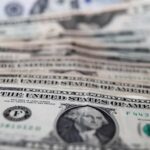 El dólar en Chile llega a los 1.000 pesos y cierra en nuevo máximo histórico