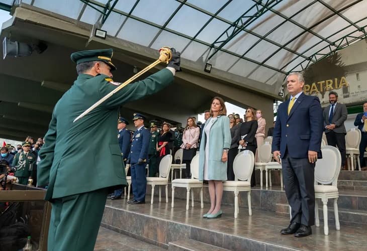 Duque expresa su respaldo al nuevo comandante del Ejército colombiano