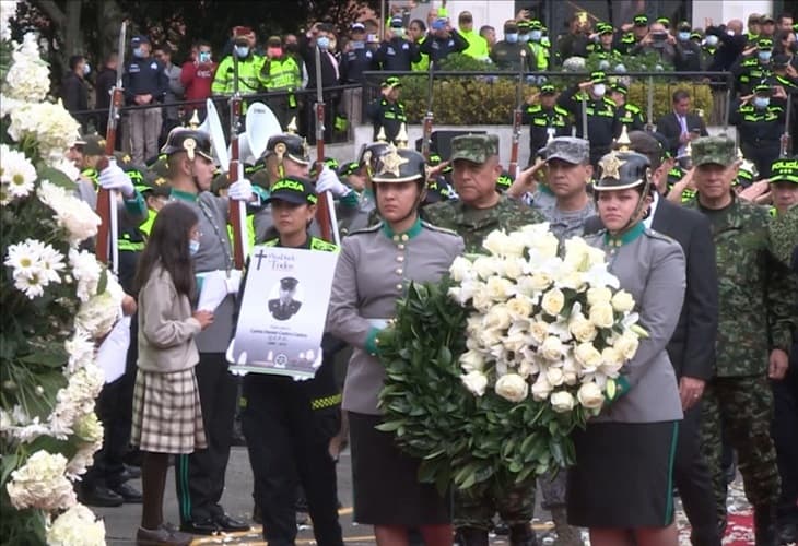 Homenajean en toda Colombia a los 36 policías asesinados en lo que va del año (1)