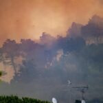 Italia sufre quince grandes incendios de norte a sur