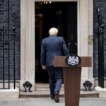 Johnson deja al Reino Unido como lo gobernó, en el caos y la crisis política