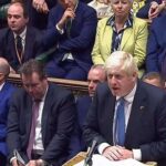 Johnson se despide del Parlamento con un hasta la vista, baby