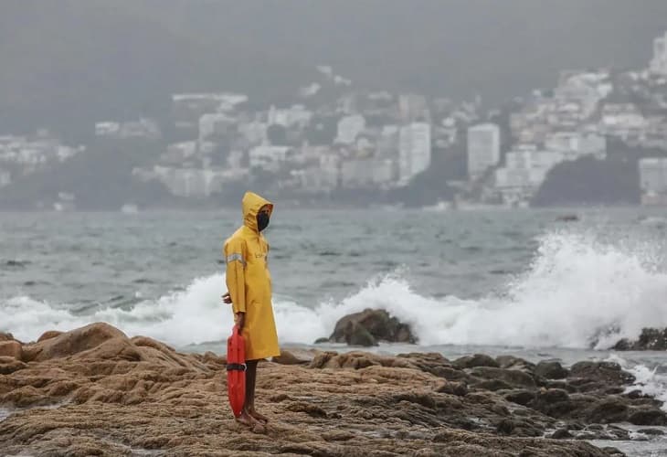 La tormenta tropical Estelle avanza ocasionando fuertes lluvias en México