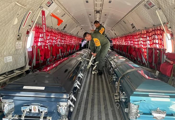 México repatria los cuerpos de 16 migrantes fallecidos en tráiler en Texas