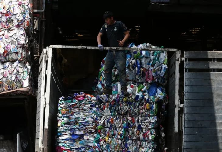 Recicladores mexicanos alertan sobre ley que prohíbe la recolección