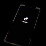 Senadores de EE.UU. piden investigar a TikTok por presunto espionaje chino