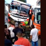 Aparatoso accidente de bus en barrio Manrique este sábado 30