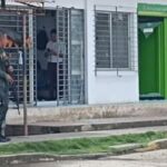 Con granada atacaron a policías que estaban cerca del Banco Agrario de Guaranda