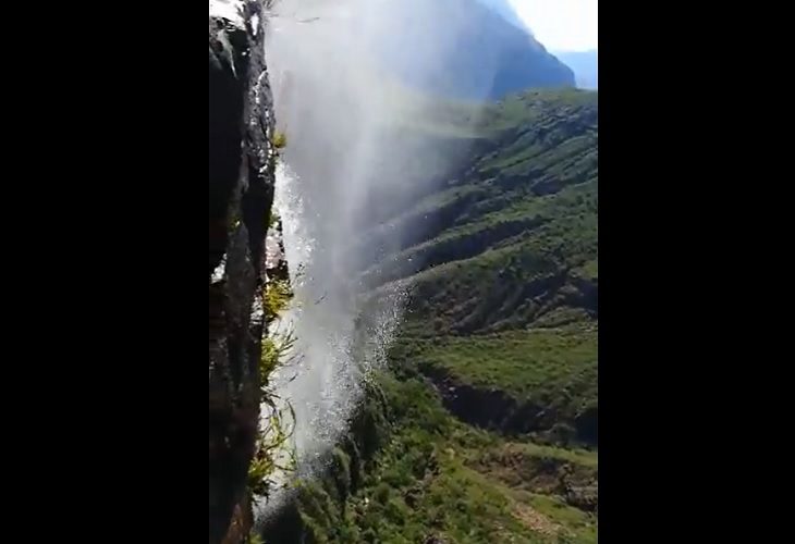 Pila-Honda: Colombia sí tiene una cascada donde el agua 'cae hacia arriba'