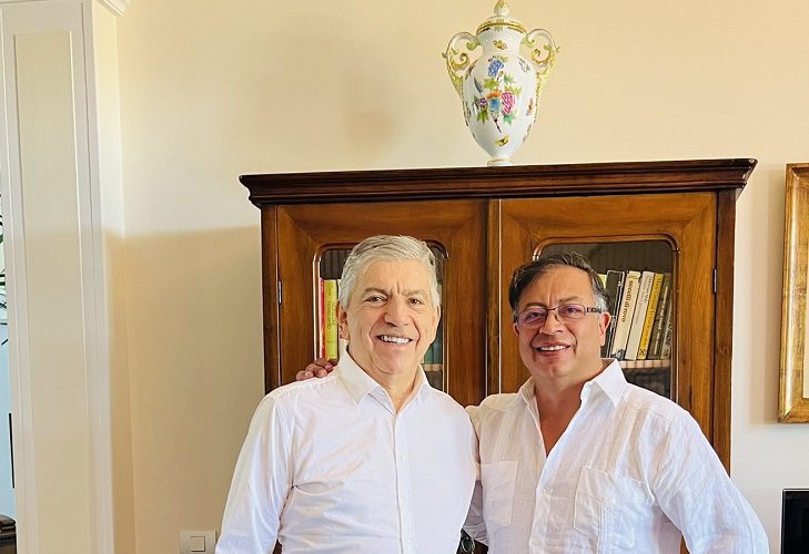 Gustavo Petro niega ser dueño de una casa de descanso en Italia